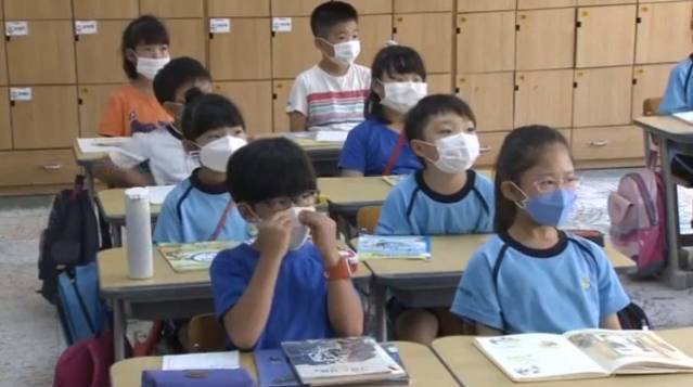 Школы в Южной Корее закрыли через несколько дней после открытия из-за скачка заболеваемости Covid-19