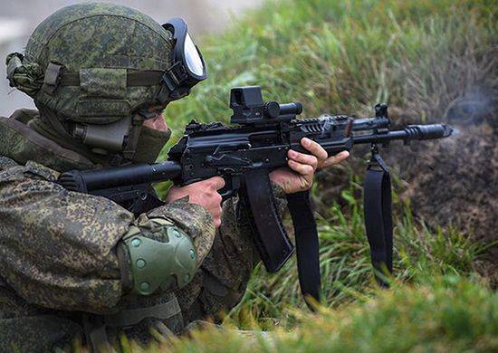 Оружие нового уровня: На вооружение ВДВ России поступили автоматы АК-12