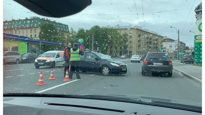 За сутки на дорогах Петербурга и области в ДТП пострадали 9 человек