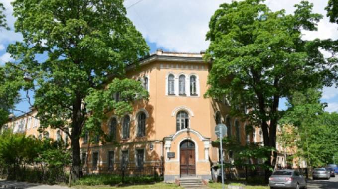 В Петербурге из-за коронавируса закрыли стационар онкоцентра