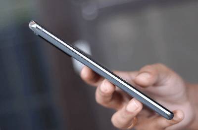 В смартфонах Samsung вновь появятся съемные аккумуляторы
