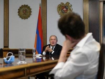 Президент Армении призвал граждан соблюдать осторожность в условиях эпидемии