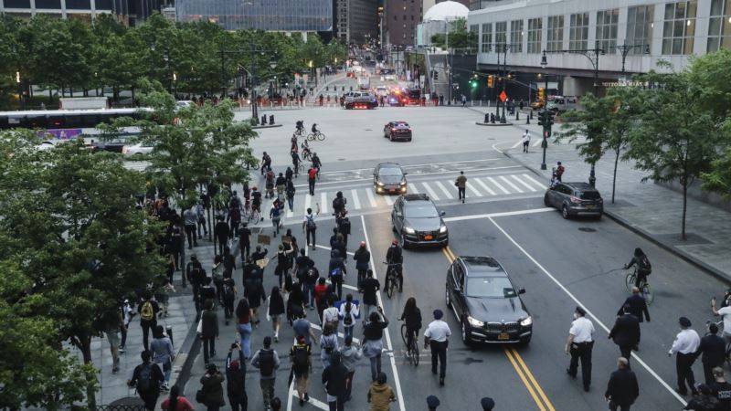 В Нью-Йорке десятки человек задержаны в ходе акции протеста