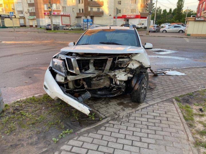 Три человека пострадали в ДТП на перекрёстке в Воронеже