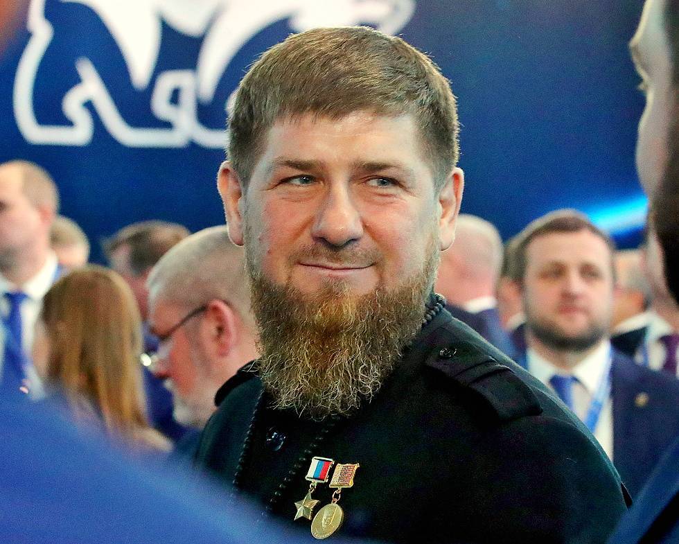 Кадыров опроверг слухи о госпитализации и заверил, что находится на рабочем месте в Чечне