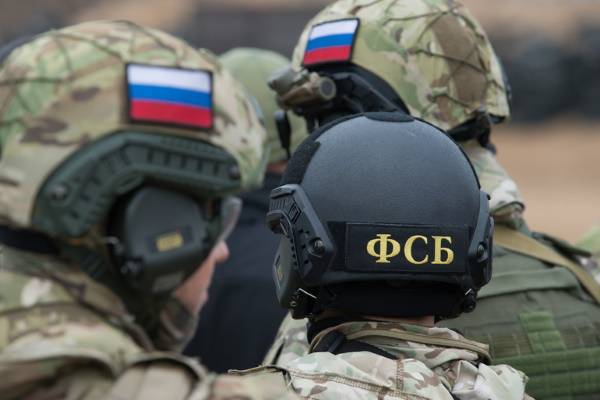 ФСБ задержала банду торговцев оружия в Петербурге