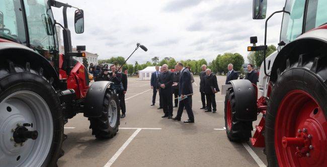 Лукашенко: В России деньги от приватизации разложили по карманам