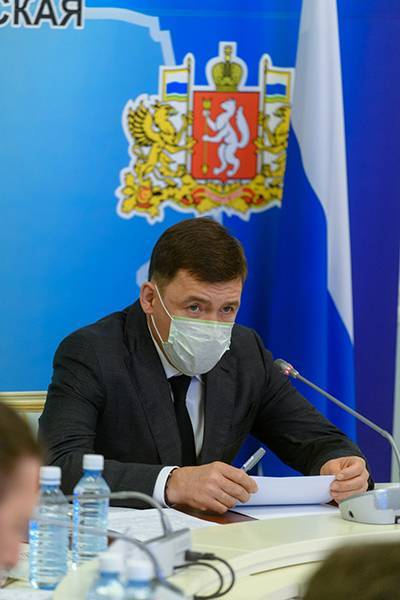 В Свердловской области водители "скорых" получат надбавки к зарплате за перевозку больных коронавирусом