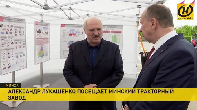 Лукашенко высказался о "вертолетных деньгах"