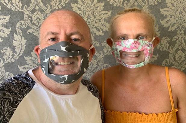 Британка создала маски для глухонемых людей