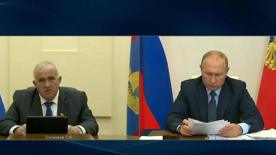 Ситуацию с COVID-19 в Костромской области Владимир Путин обсудил с губернатором Сергеем Ситниковым