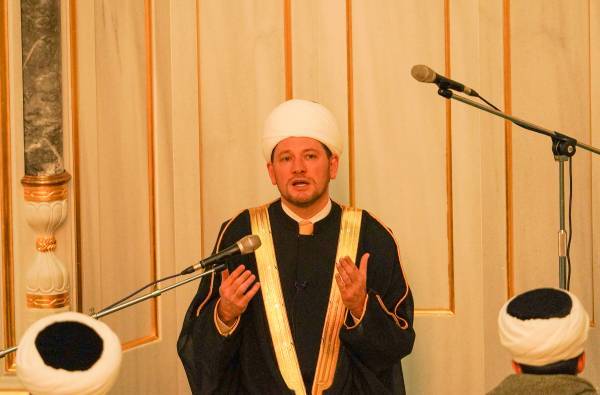 Главный имам Московской соборной мечети поддержал идею приложения для учёта мигрантов