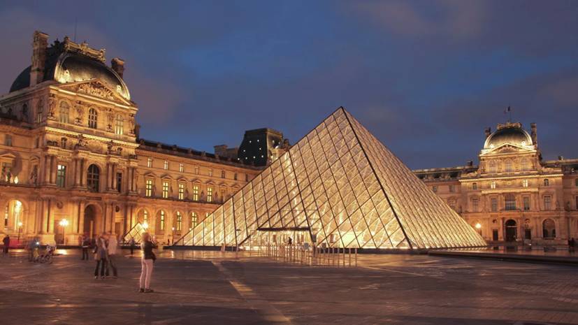 Парижский Лувр планируют открыть 6 июля