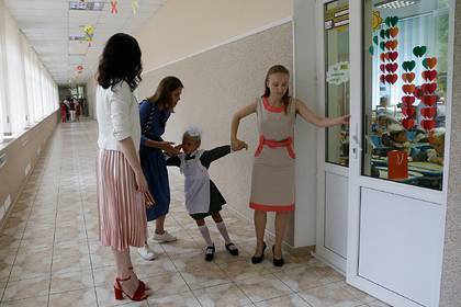 Украина согласилась закрыть часть школ и уволить лишних учителей ради денег МВФ