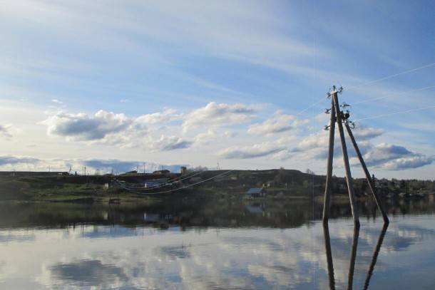 Энергетики Коми обеспечивают электроснабжение усть-цилемского села во время паводка