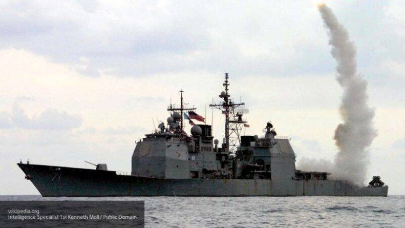 Китай изгнал эсминец "Мустин" ВМС США из территориальных вод архипелага Юнлэ