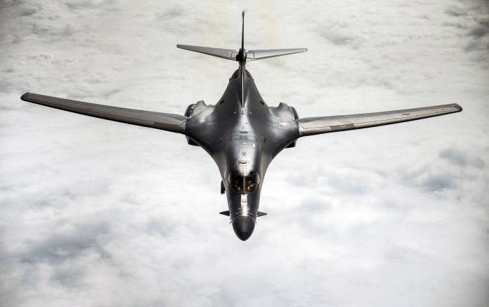 Перелет бомбардировщиков ВВС США через Атлантику закончился встречей с истребителями РФ