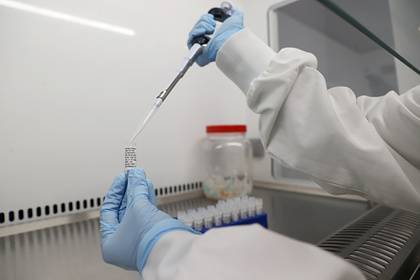 США испытают 14 вакцин от коронавируса