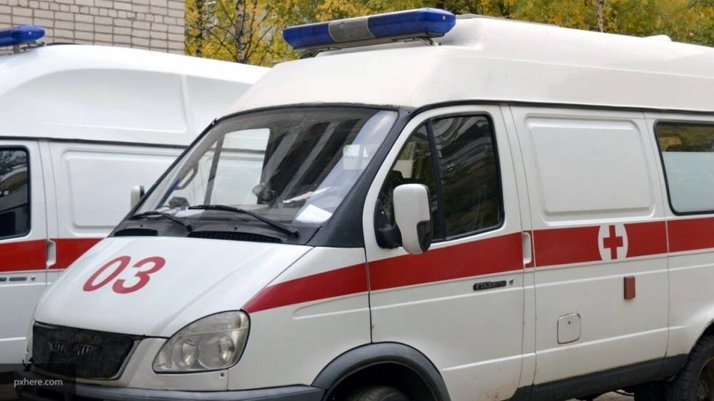 Власти Петербурга объяснили очереди из машин скорой помощи перед больницами