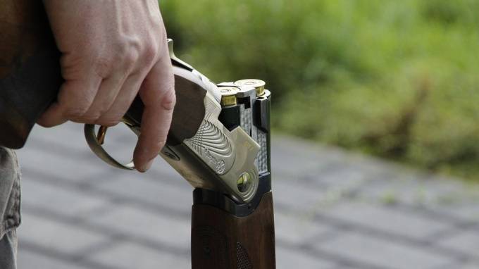 В Кингисеппе пьяный мужчина устроил стрельбу из ружья