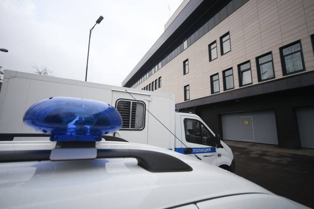 Охранник монастыря в центре Москвы похитил автомобиль почти за 2,5 миллиона рублей