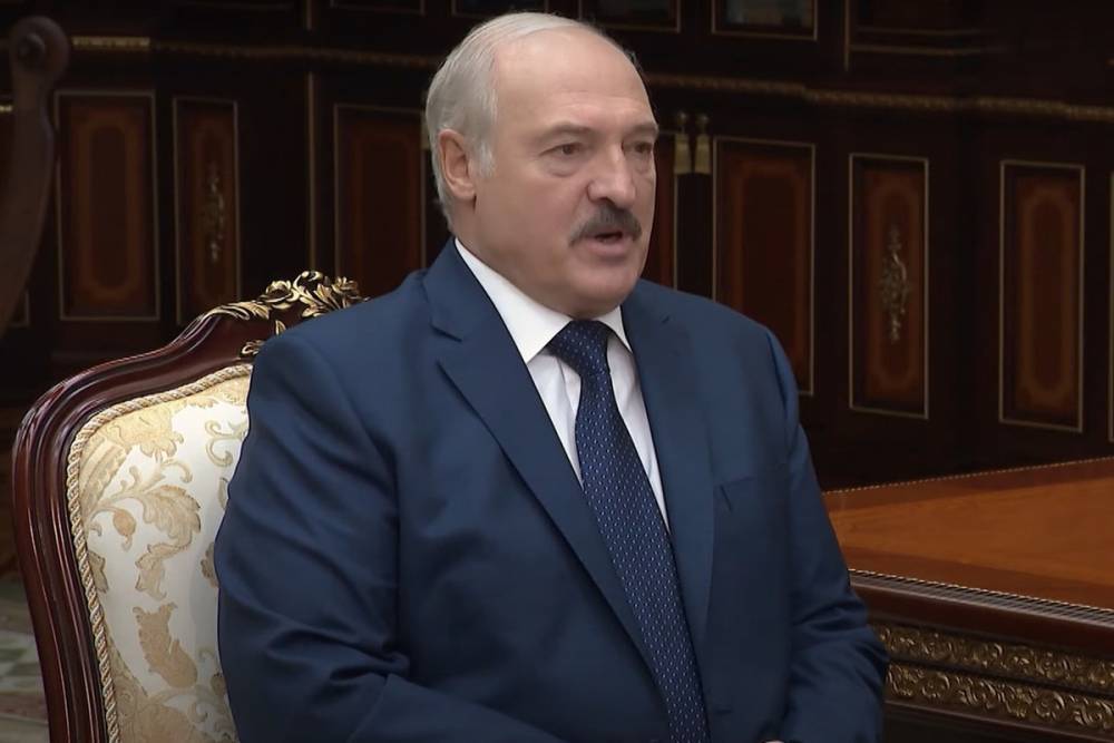 Лукашенко заявил о проведении парада 9 мая вопреки коронавирусу