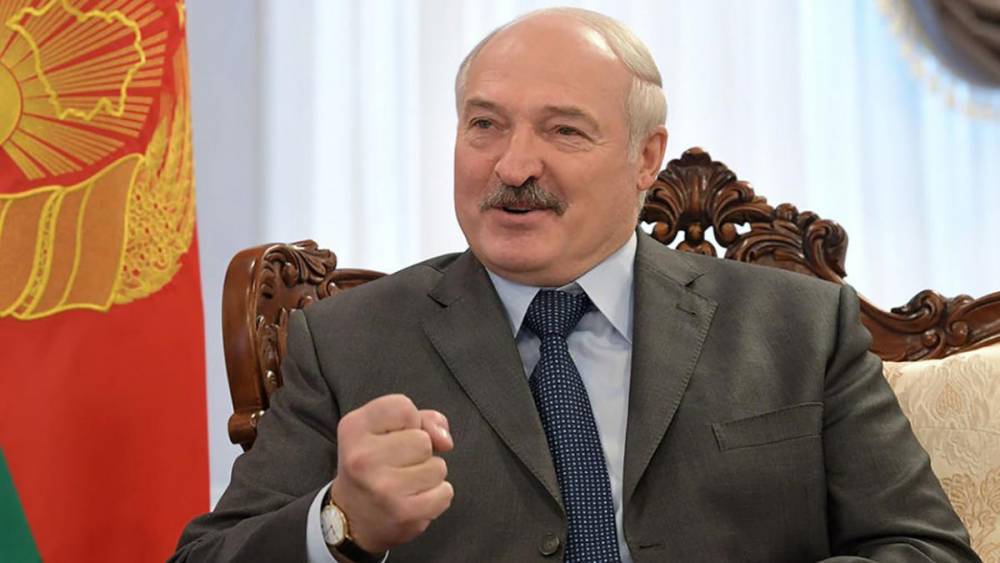 «Они умирали ради нас». Лукашенко заявил о невозможности отменить парад в честь 75-летия Победы