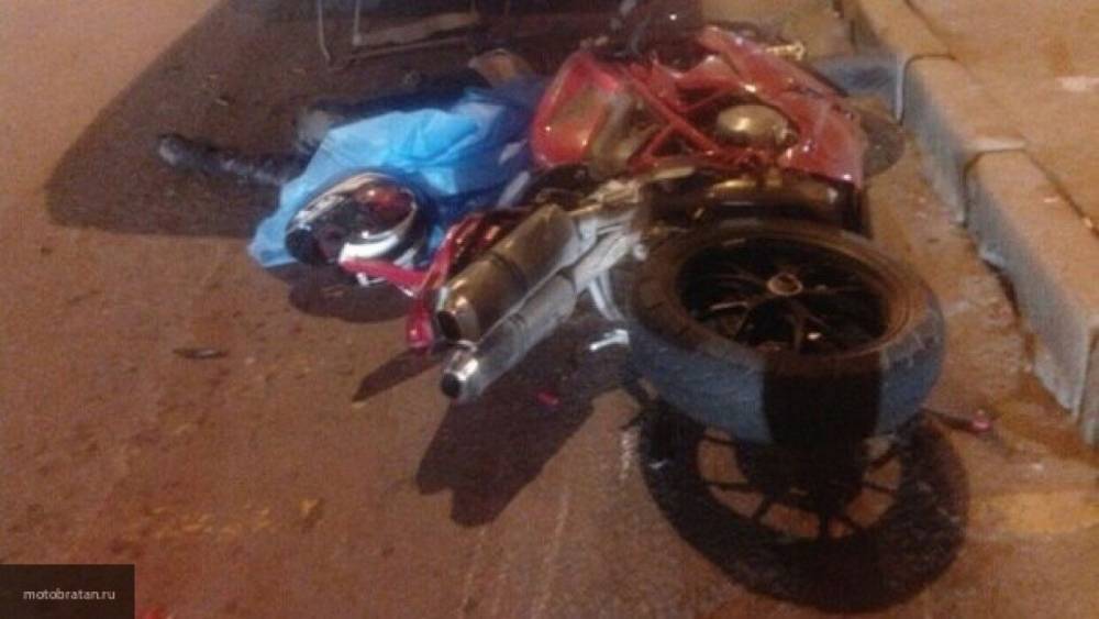 Водитель мотоцикла погиб при столкновении со строительной машиной в Северодвинске