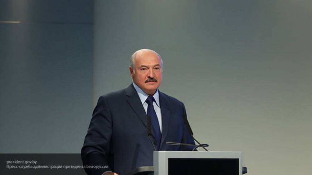Лукашенко указал, что парад Победы не может быть отменен в Белоруссии