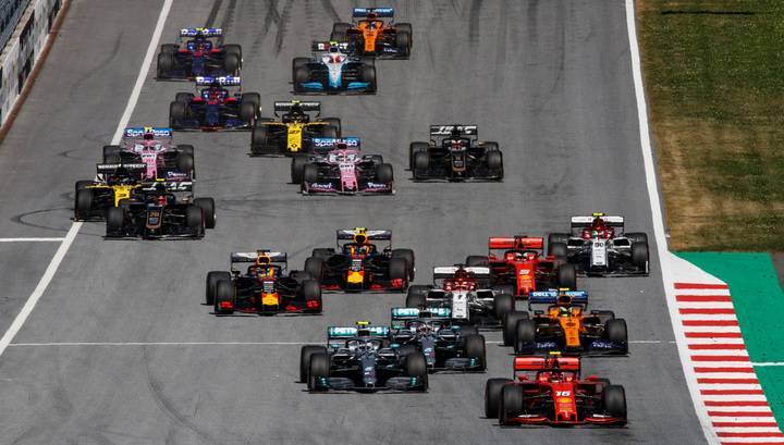 "Формула-1" может расширить сезон спаренными гонками