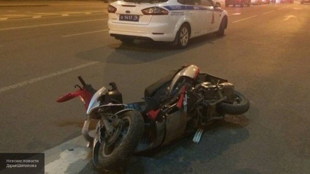 Водитель Renault сбил скутериста и скрылся с места ДТП в Тверской области