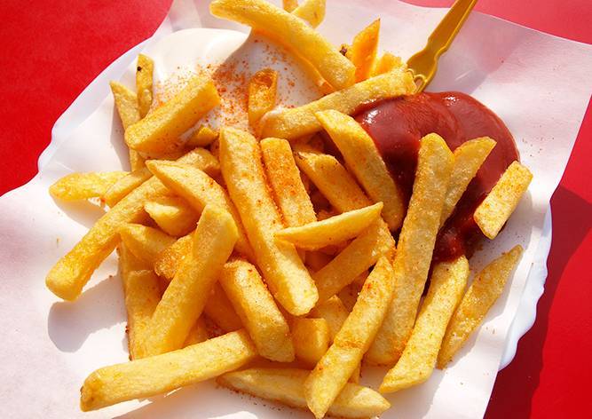 Жителей Бельгии призвали есть больше картошки фри для спасения производителей