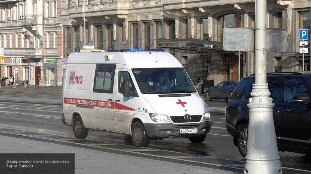 Пострадавший в аварии под Псковом мужчина скончался по пути в больницу