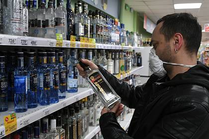 Россияне пристрастились к алкоголю на самоизоляции