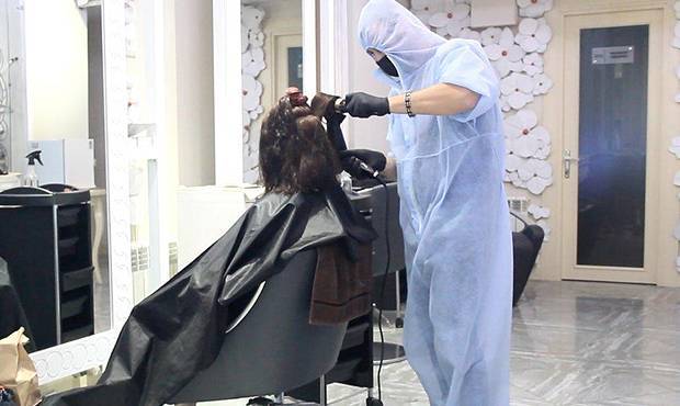Глава Московской области разрешил парикмахерским возобновить работу