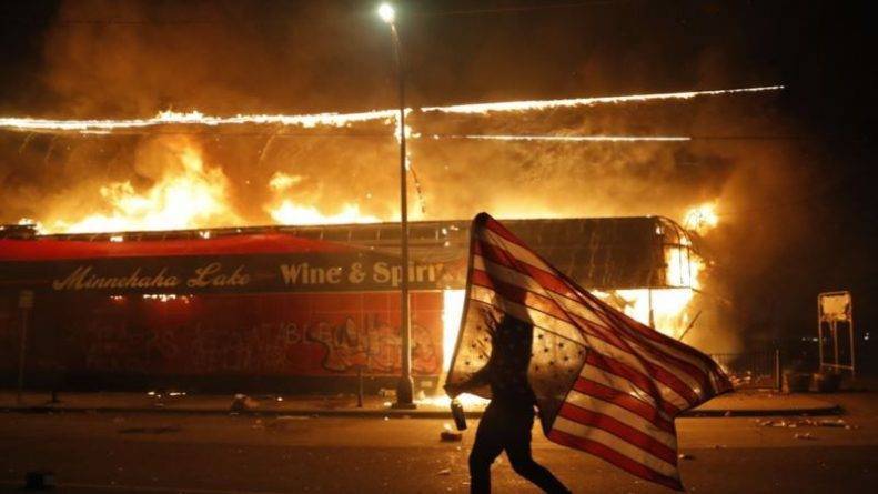Вильям Де-Блазио - Джордж Флойд - В США протесты переросли в беспорядки - usa.one - США - шт. Миннесота - Нью-Йорк - шт. Джорджия - Миннеаполис