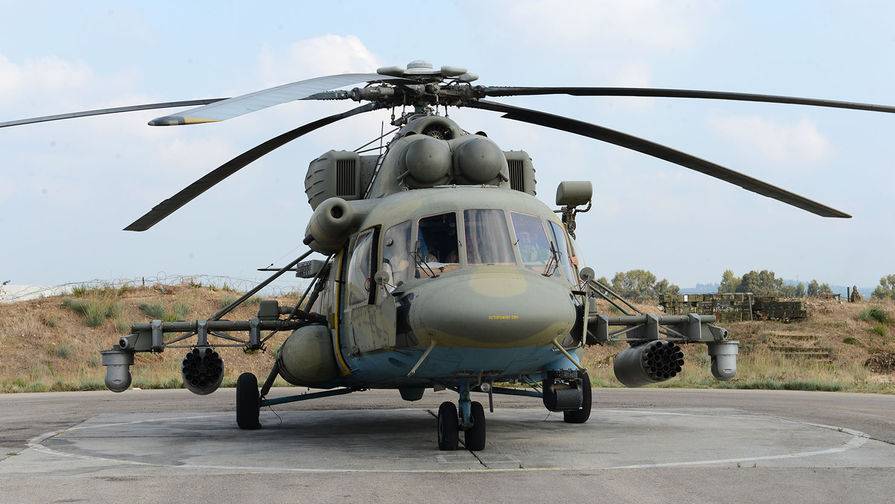 Вертолеты ВКС РФ сопроводили колонну гражданских машин в Сирии