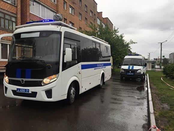 В Красноярске неизвестные напали на машину инкассаторов: двое ранены