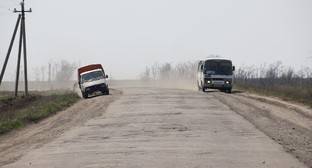 Жители Ростовской области пожаловались на отказ властей в ремонте дороги