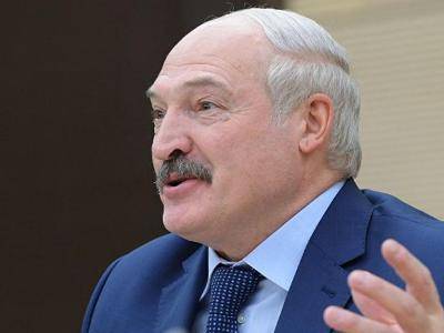 Лукашенко: Болезнь в этой пандемии занимает половину, остальное политика