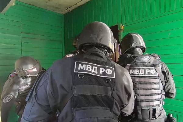 Полиция нагрянула с рейдом к «кочевому народу» в Ленобласти