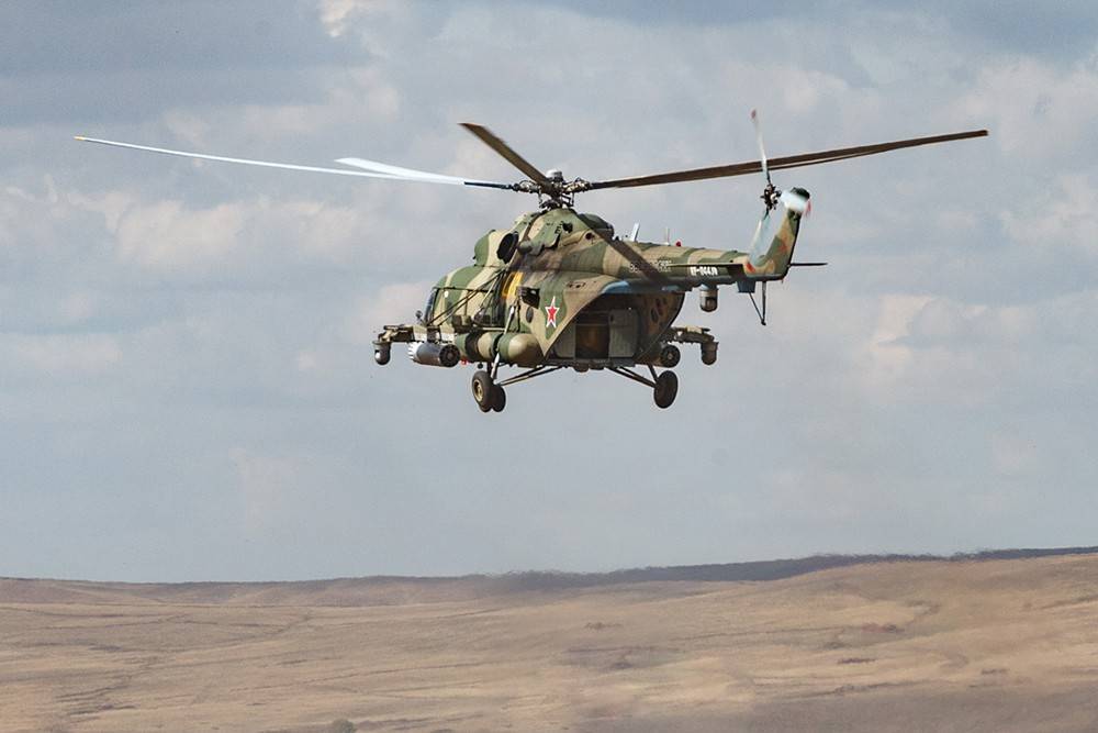 Российские вертолёты патрулируют трассу М-4 в Сирии