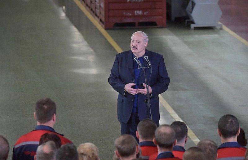 «Зависть на самом высоком уровне»: Лукашенко пообещал всех вылечить