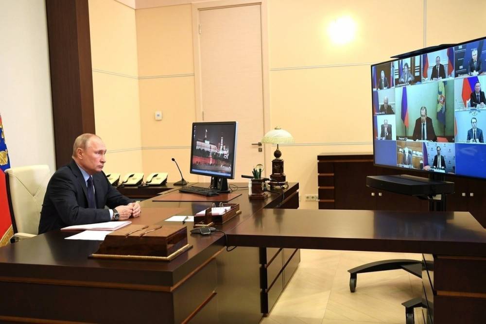 Путин предложил Совбезу обсудить открытие ряда стран для туристов