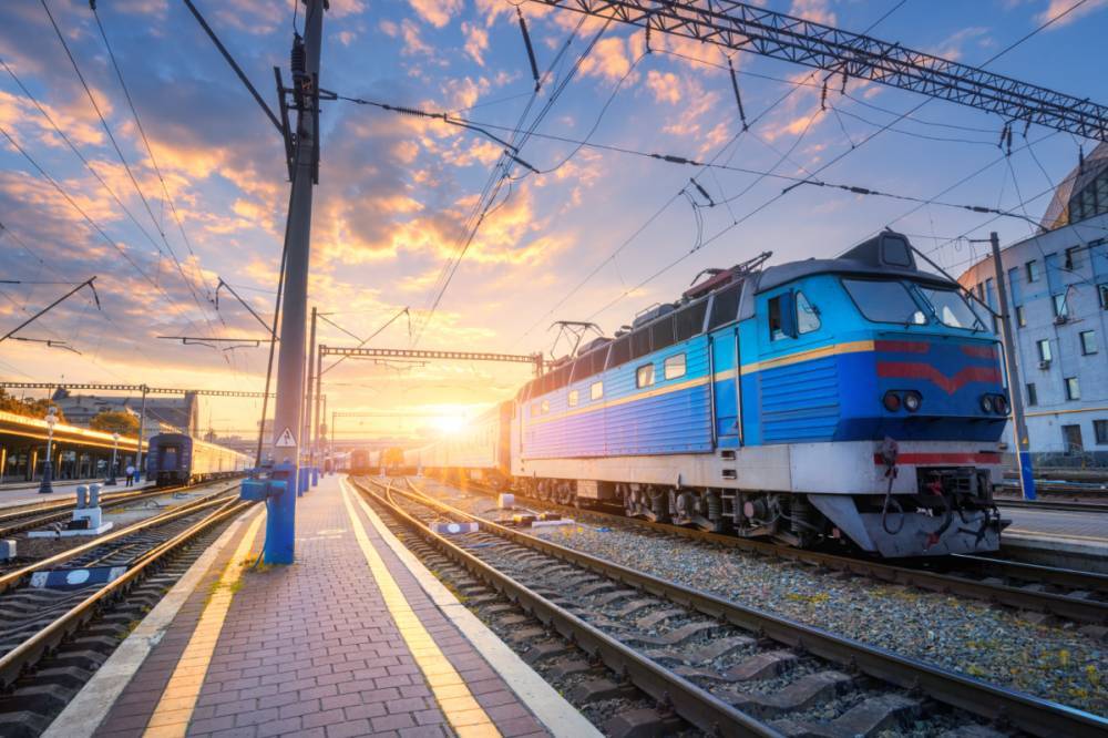 В "Укрзализныце" назвали дату запуска поездов на запад Украины