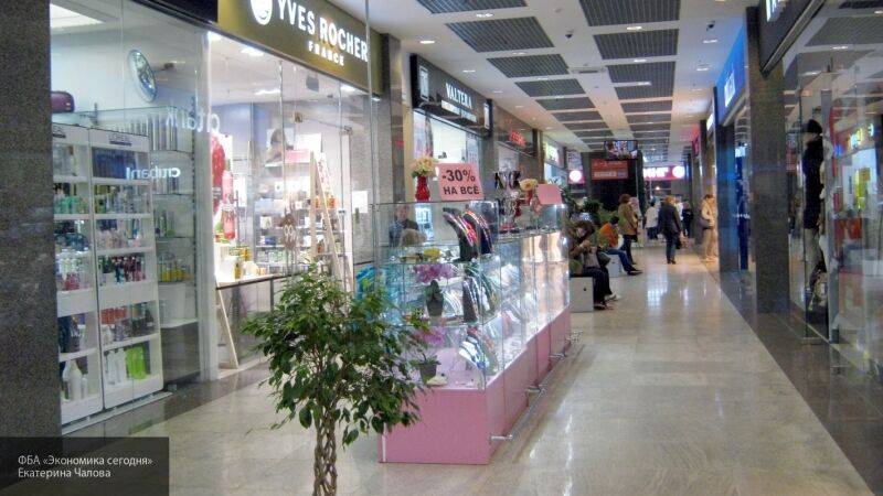 Вирусолог Ершов посоветовал соблюдать меры предосторожности при посещении торговых центров