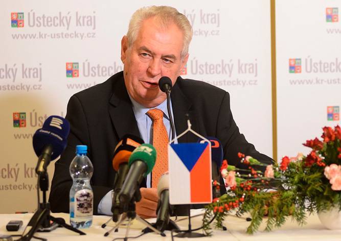 Президент Чехии поддержал наем украинцев: они хотят и умеют работать