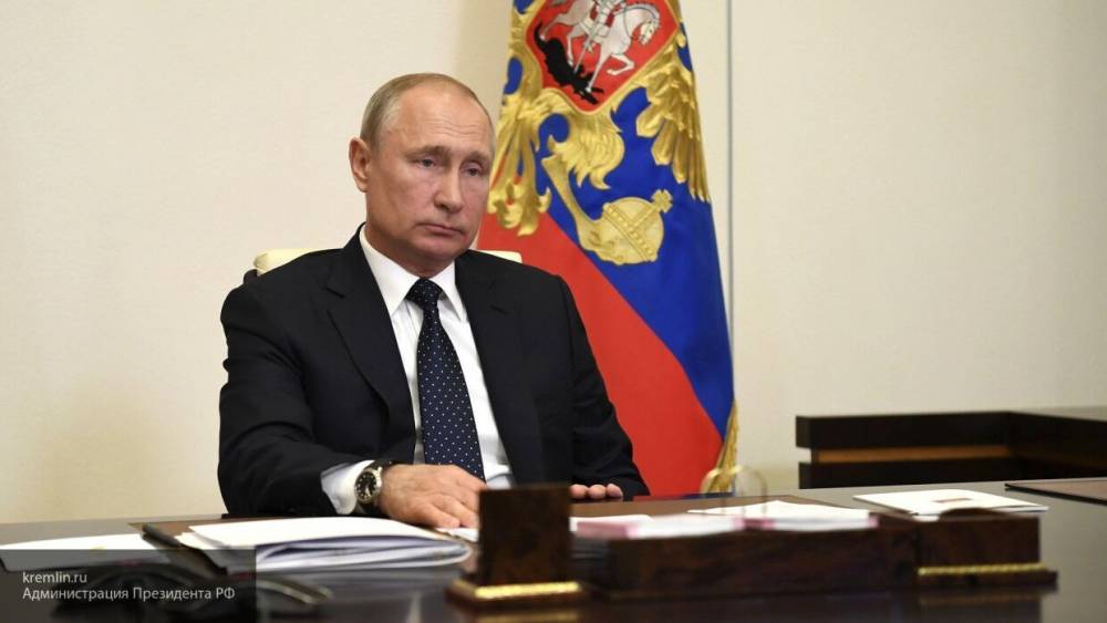 Путин призвал Совбез РФ обсудить последствия открытия границ в других странах