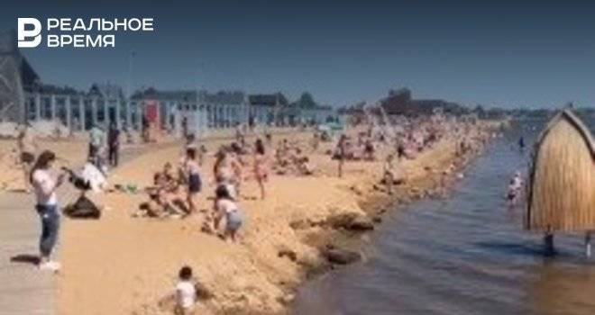 На пляже «Камское море» в Лаишево засняли толпы отдыхающих — видео