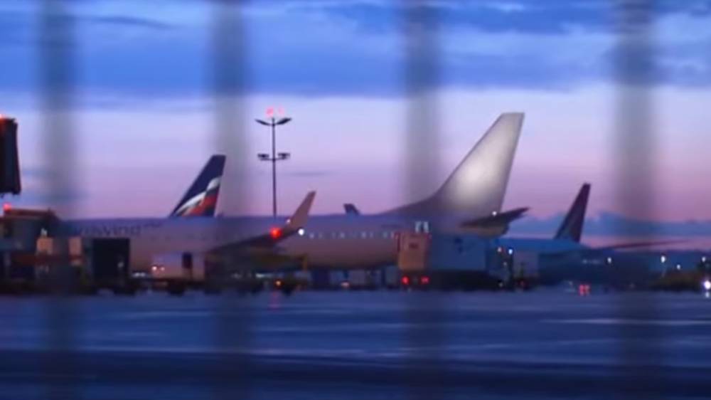 Хвост Boeing-777 загорелся после посадки в аэропорту Шереметьево